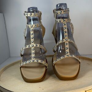 Mia Katharlina Studded Beige Sandals Size 8 NWOT